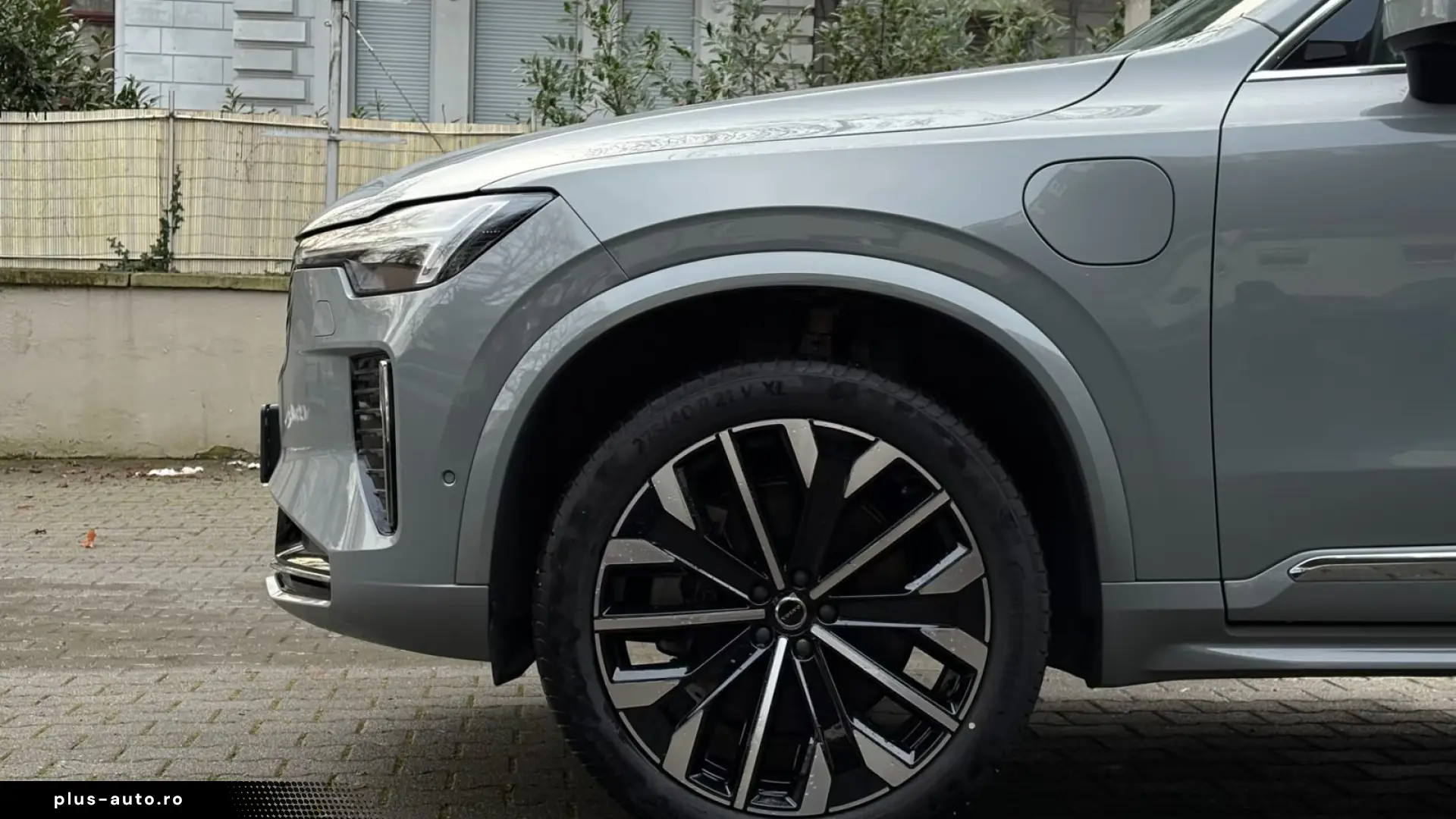 Volvo XC90 T8 Ultra Bright LUFT PANO He-Up 360  FourC