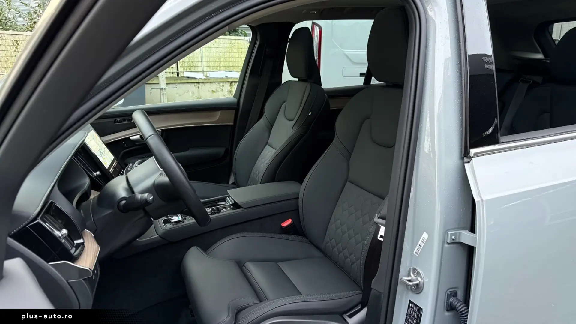 Volvo XC90 T8 Ultra Bright LUFT PANO He-Up 360  FourC
