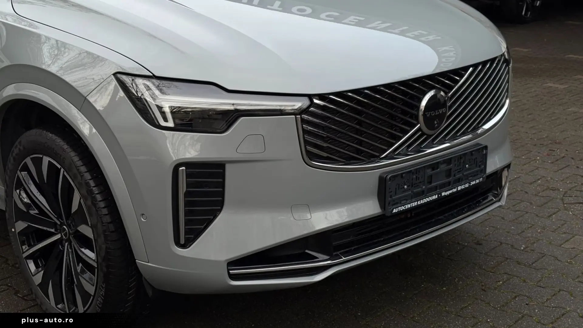 Volvo XC90 T8 Ultra Bright LUFT PANO He-Up 360  FourC