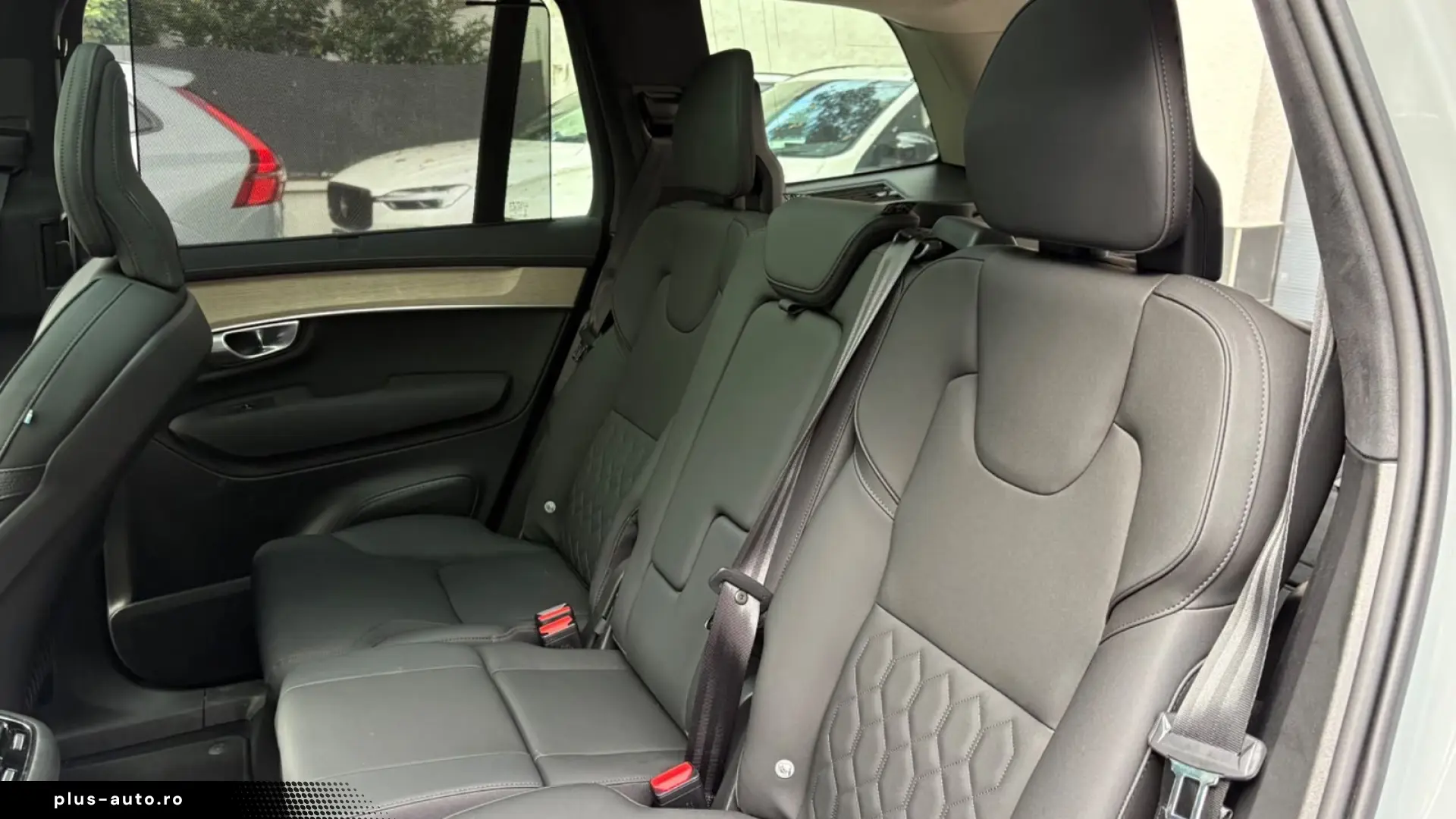Volvo XC90 T8 Ultra Bright LUFT PANO He-Up 360  FourC