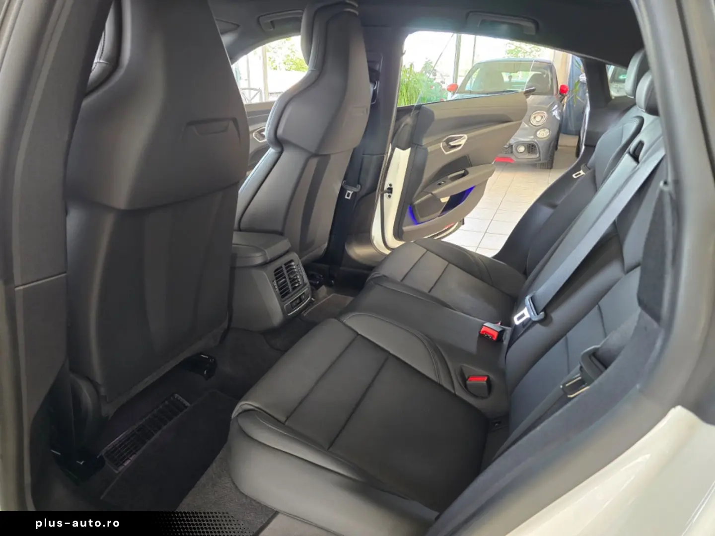 AUDI e-tron GT quattro PANO B&O SOUND AMBIENTAL 20