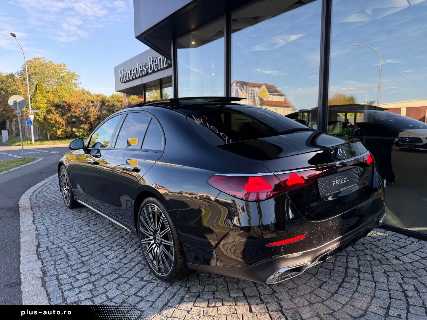 MERCEDES-BENZ E 220 d AMG  Pano  Nappa  Superscr. Burm. 21