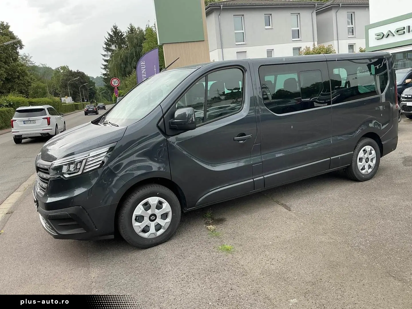 RENAULT Trafic Combi L2H1 9-Sitzer LED Navi PDC