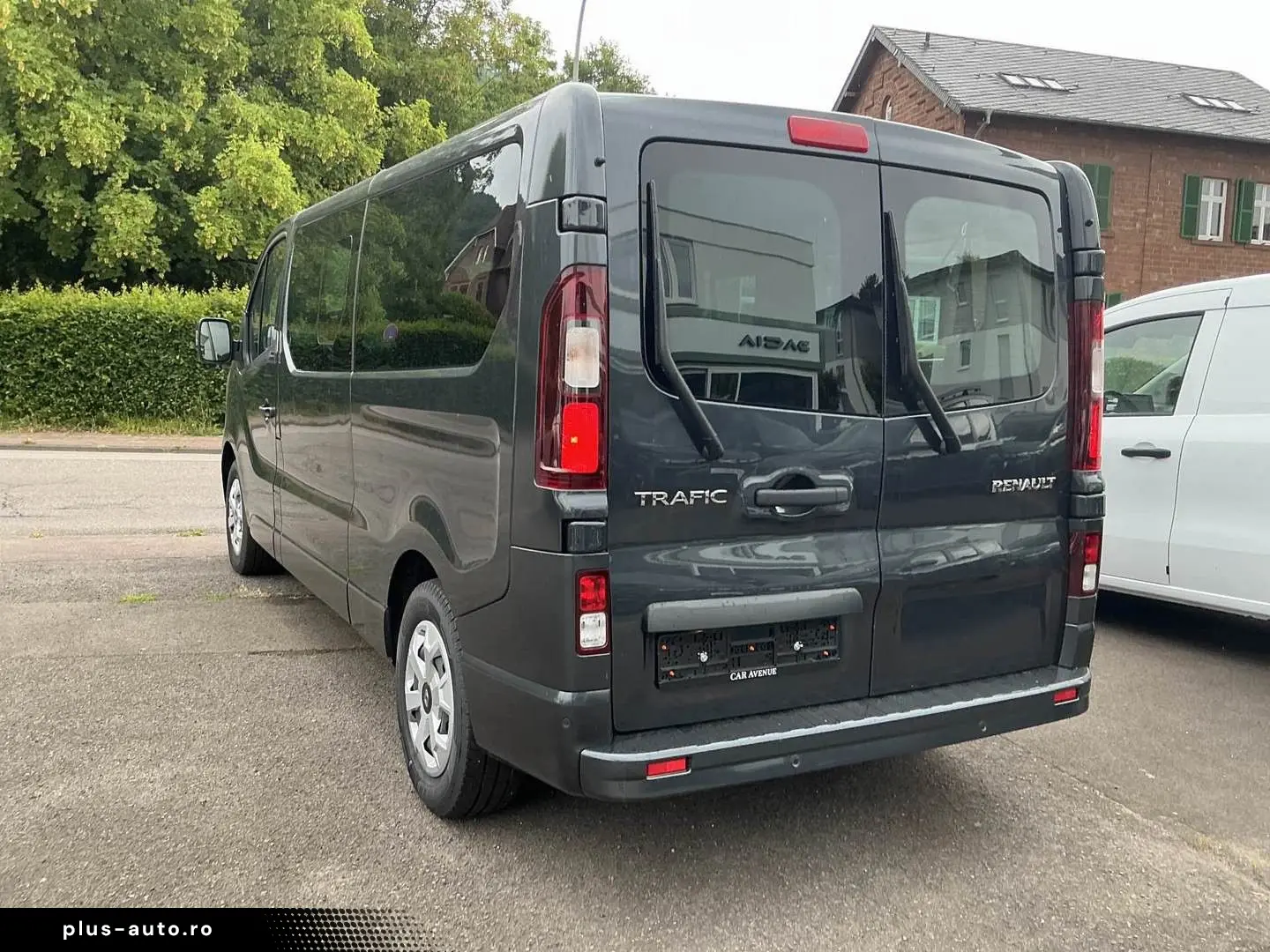 RENAULT Trafic Combi L2H1 9-Sitzer LED Navi PDC