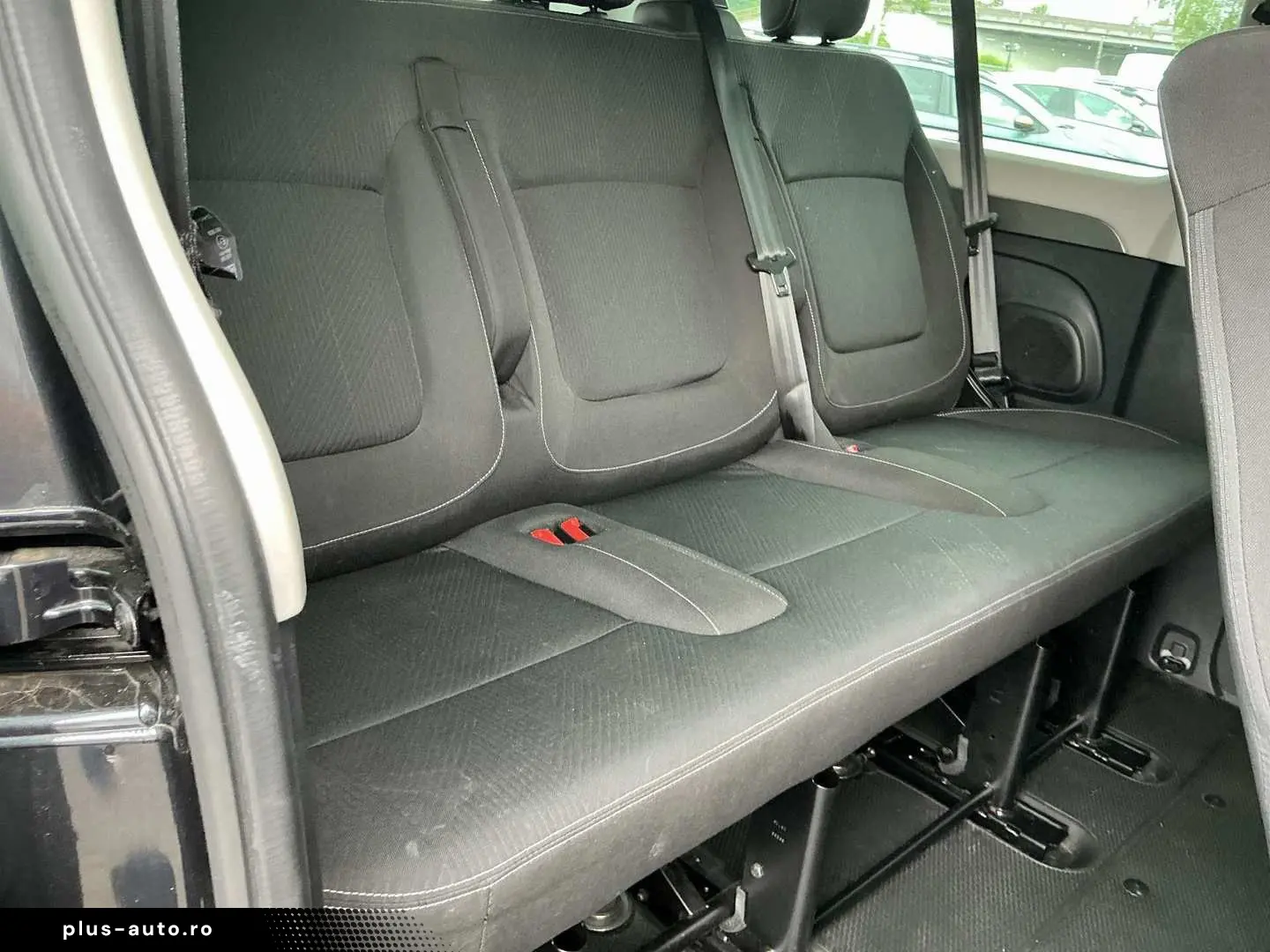 RENAULT Trafic Combi L2H1 9-Sitzer LED Navi PDC