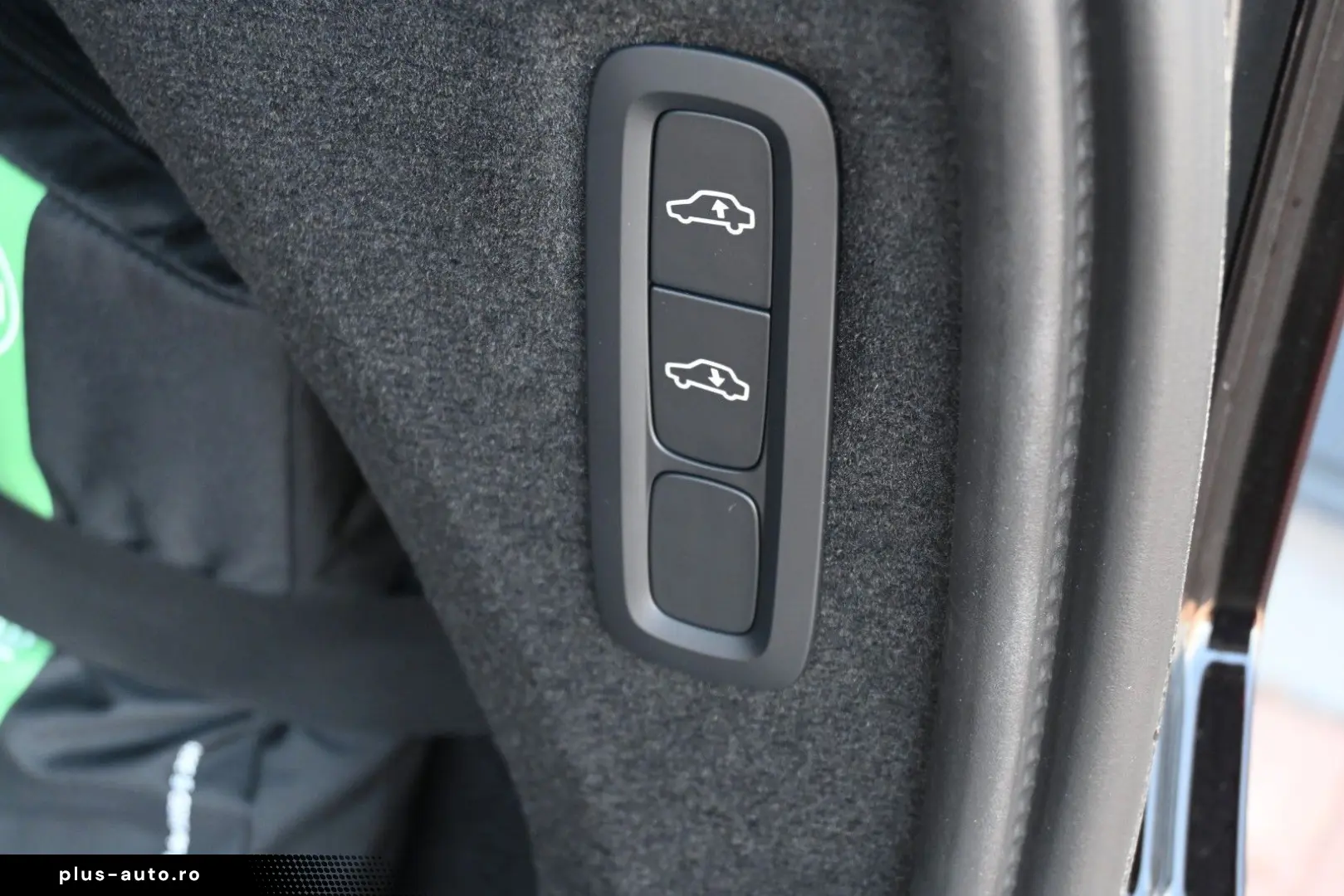 VOLVO XC90 Ultra Dark T8 AWD Recharge LUFT PANO STHZ