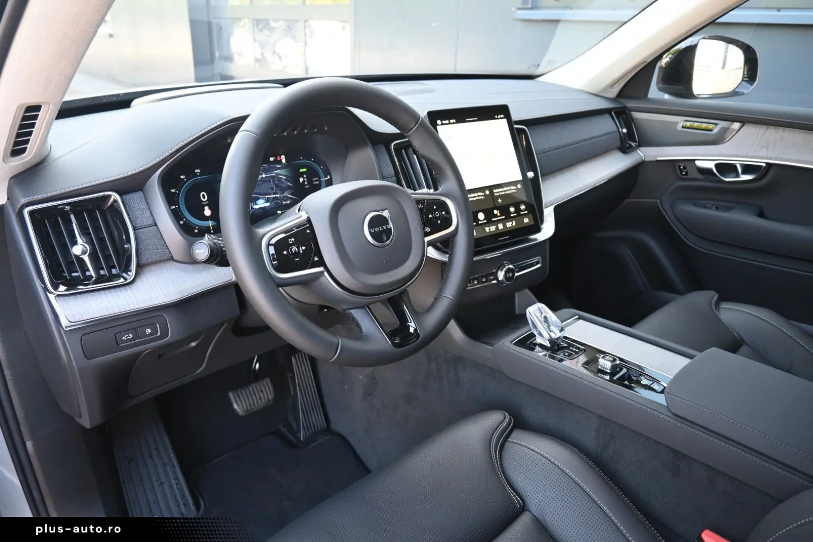 VOLVO XC90 Ultra Dark T8 AWD Recharge LUFT PANO STHZ