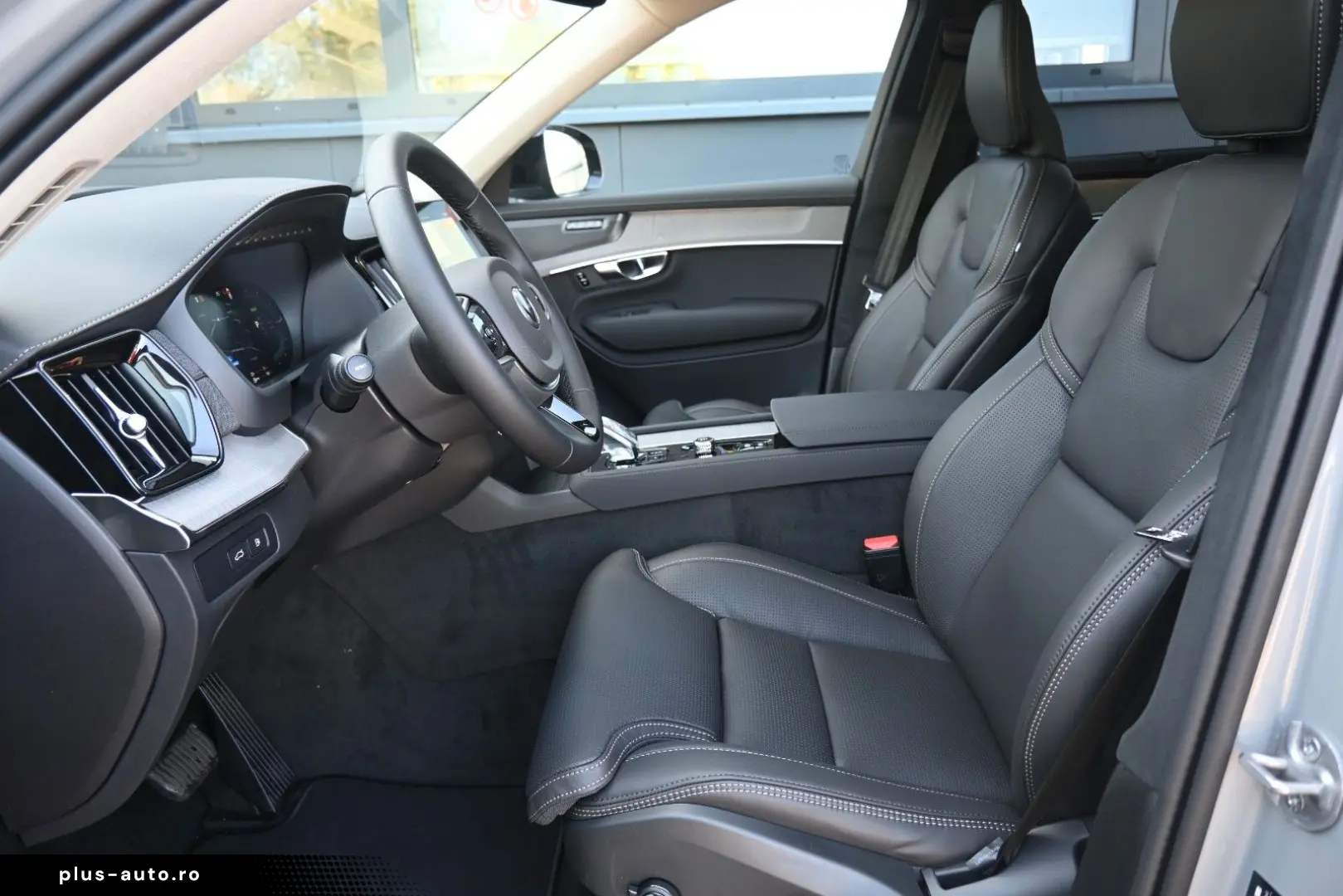VOLVO XC90 Ultra Dark T8 AWD Recharge LUFT PANO STHZ