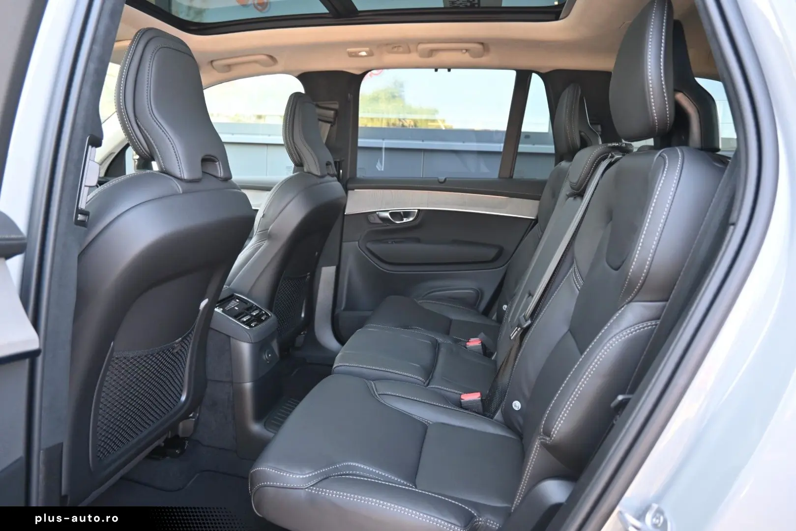 VOLVO XC90 Ultra Dark T8 AWD Recharge LUFT PANO STHZ