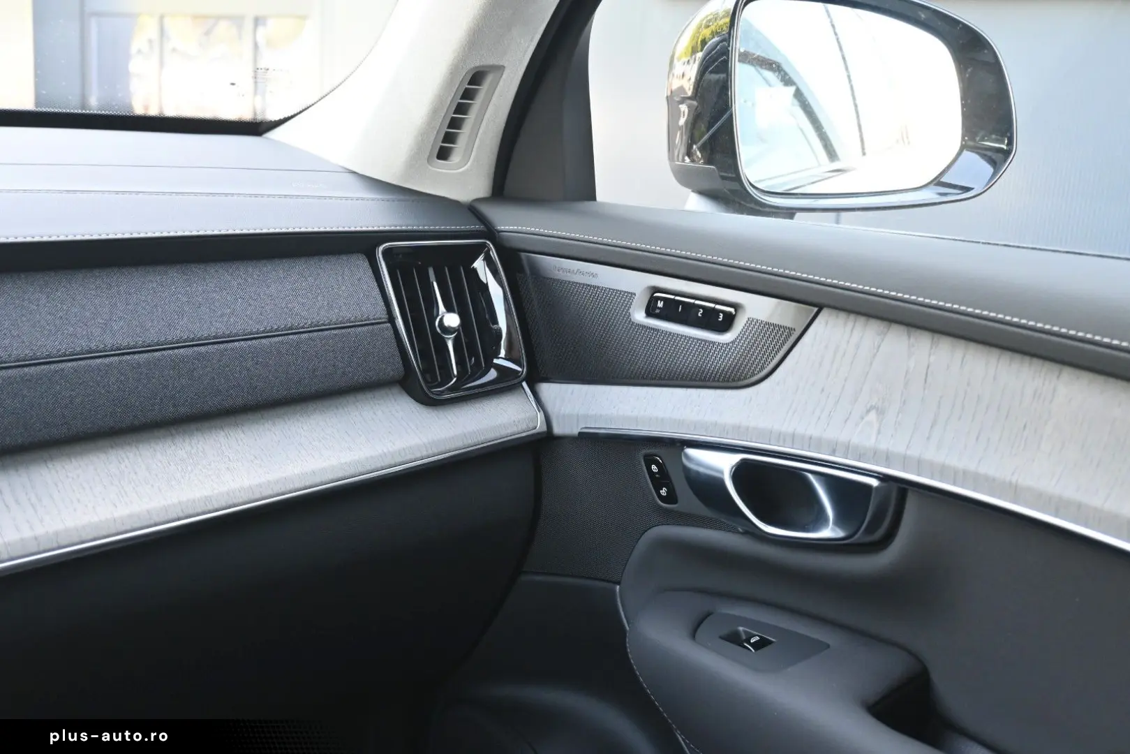 VOLVO XC90 Ultra Dark T8 AWD Recharge LUFT PANO STHZ