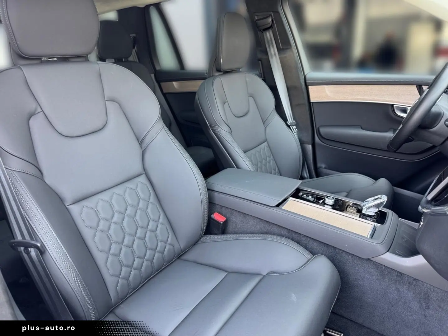 VOLVO XC90 T8 Ultra Dark AWD 7-Sitzer HUD StandHZG Led