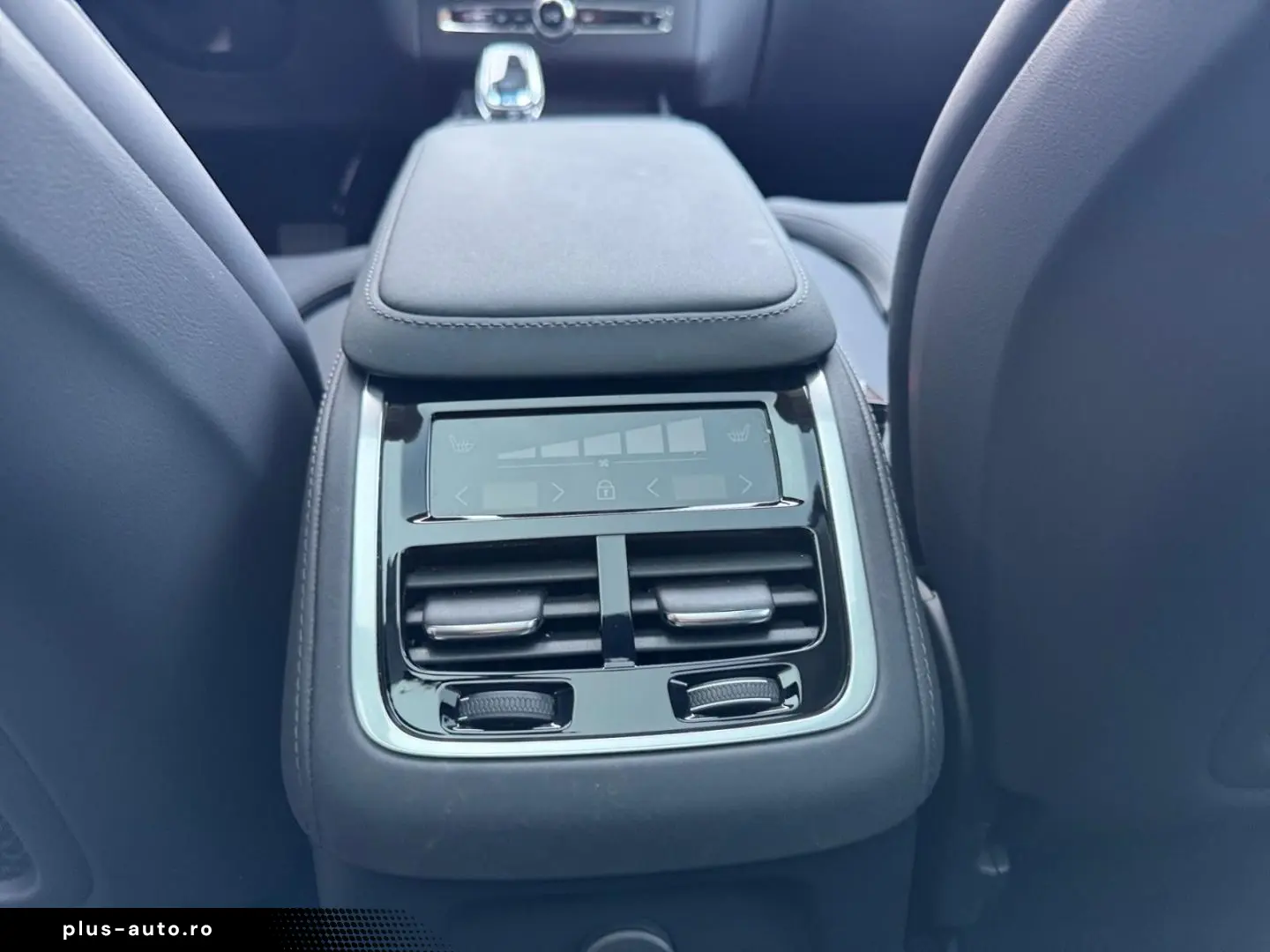 VOLVO XC90 T8 Ultra Dark AWD 7-Sitzer HUD StandHZG Led