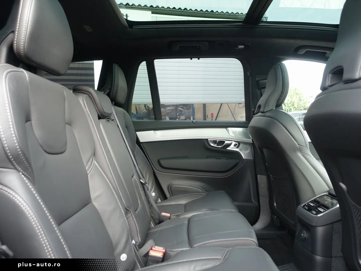 VOLVO XC90 Black Edition Ultra T8 AWD Plug-in FourC