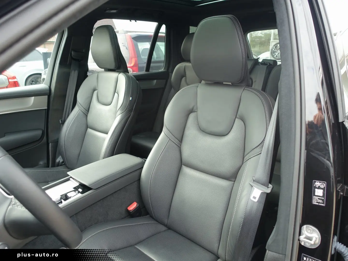 VOLVO XC90 Black Edition Ultra T8 AWD Plug-in FourC