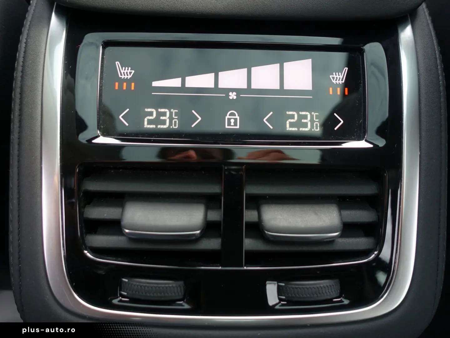 VOLVO XC90 Black Edition Ultra T8 AWD Plug-in FourC