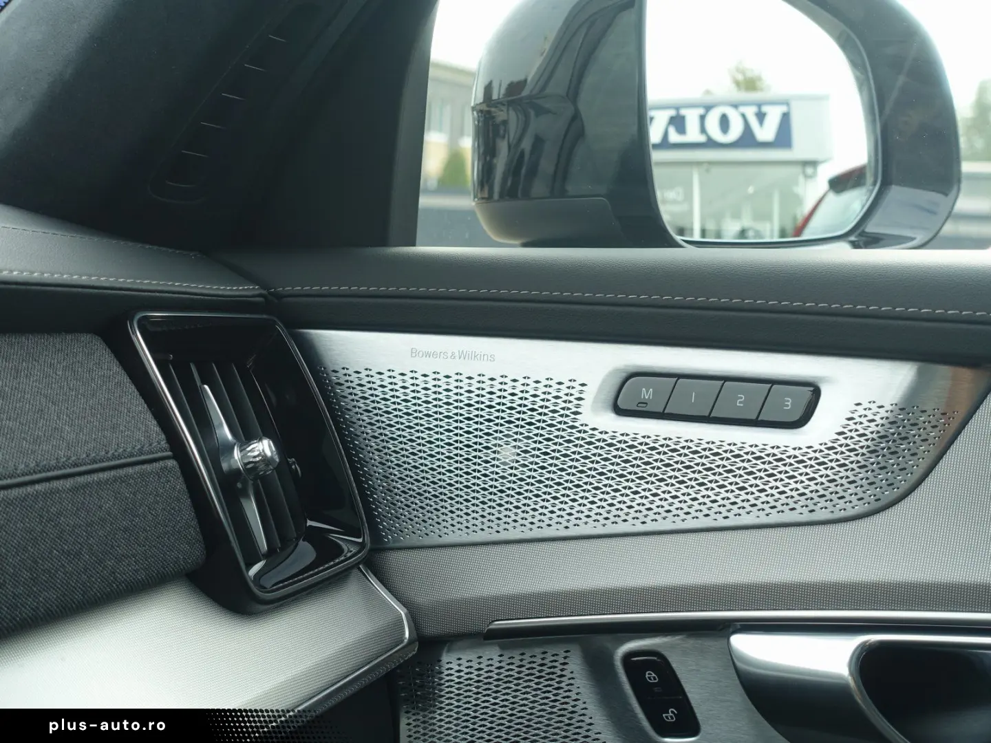 VOLVO XC90 Black Edition Ultra T8 AWD Plug-in FourC
