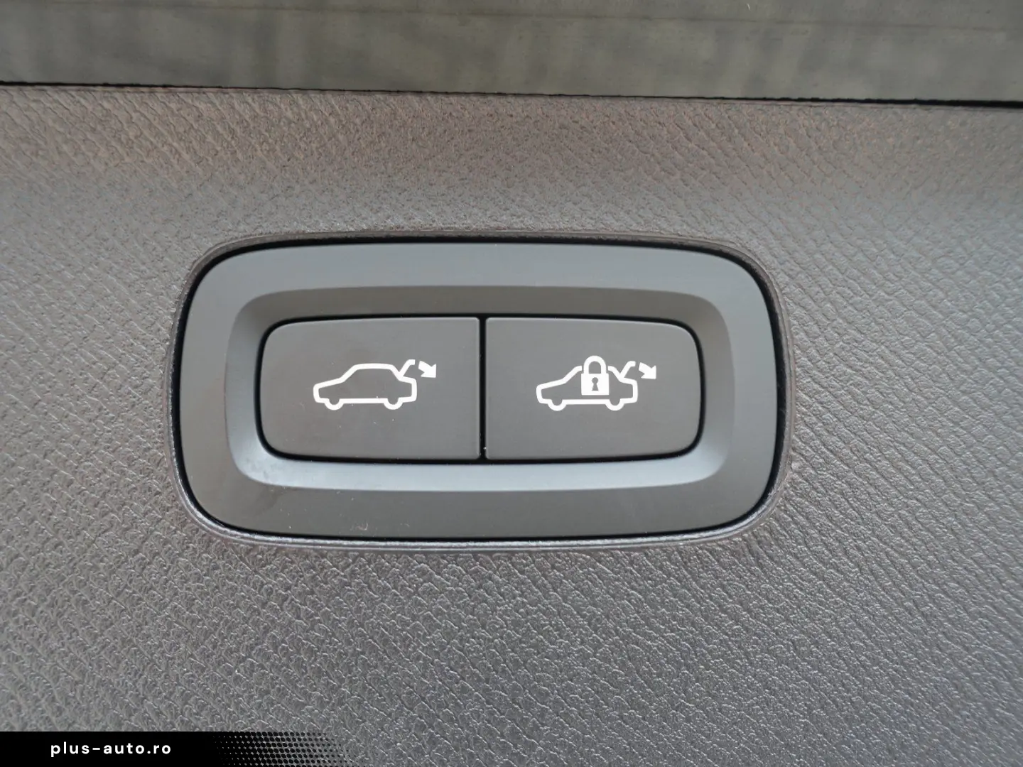 VOLVO XC90 Black Edition Ultra T8 AWD Plug-in FourC