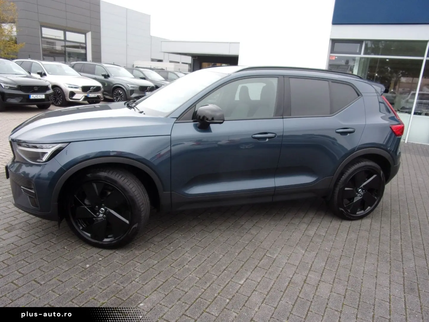 VOLVO XC 40 B4 Plus Black Edition 2WD