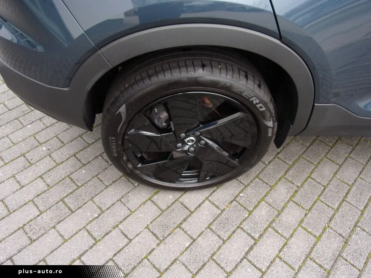VOLVO XC 40 B4 Plus Black Edition 2WD