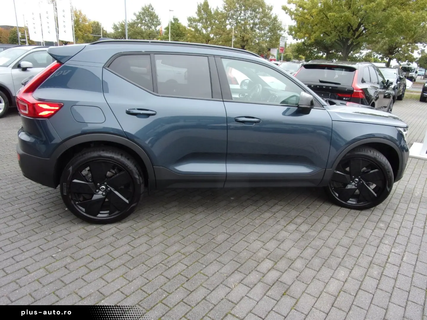 VOLVO XC 40 B4 Plus Black Edition 2WD