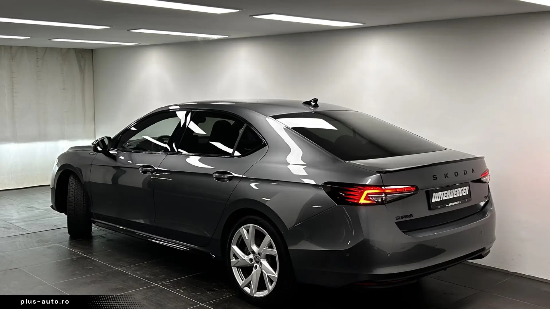 Skoda Superb 2.0 TSI DSG 4x4 Sportline Head-Up