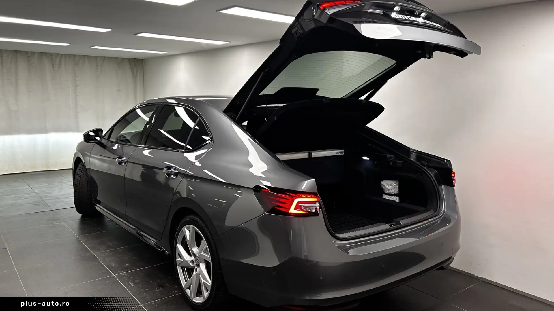 Skoda Superb 2.0 TSI DSG 4x4 Sportline Head-Up
