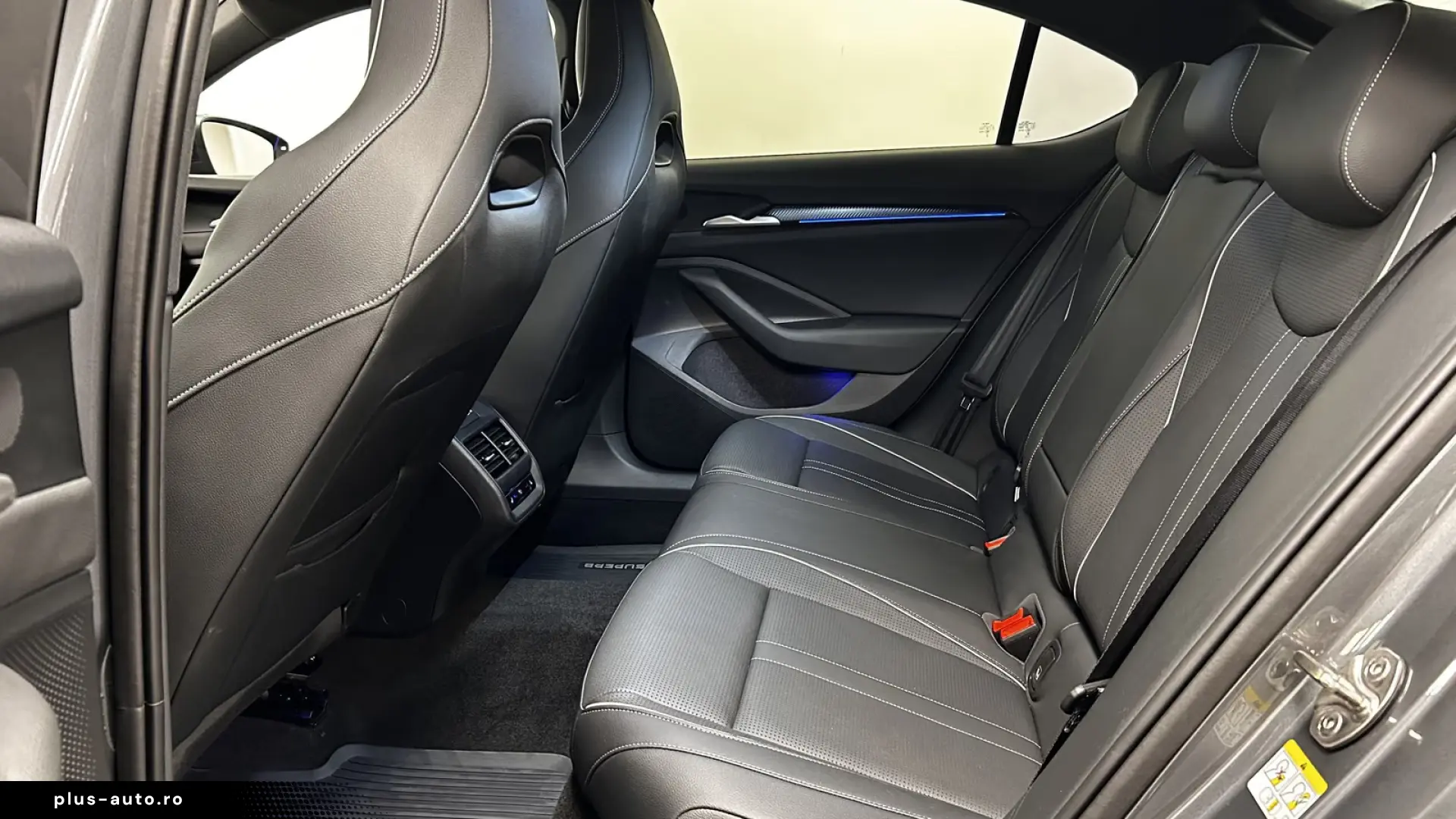 Skoda Superb 2.0 TSI DSG 4x4 Sportline Head-Up