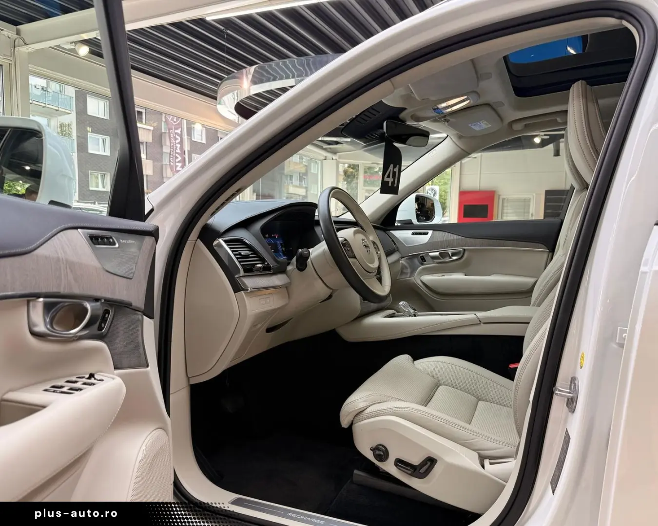 VOLVO XC90 Ultimate Bright  Pano HuD B&W Massage FourC