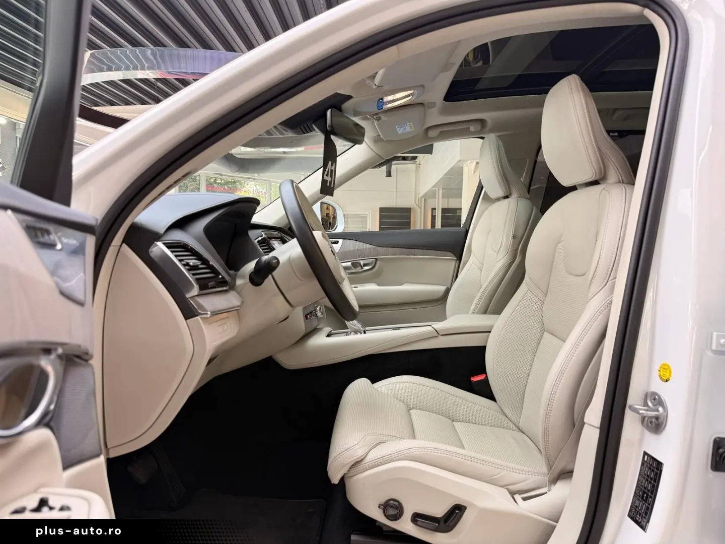 VOLVO XC90 Ultimate Bright  Pano HuD B&W Massage FourC