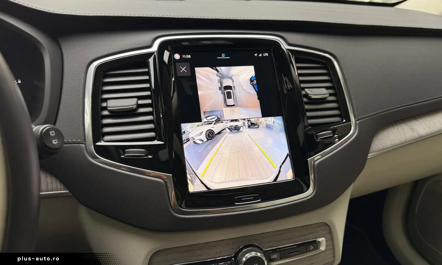 VOLVO XC90 Ultimate Bright  Pano HuD B&W Massage FourC