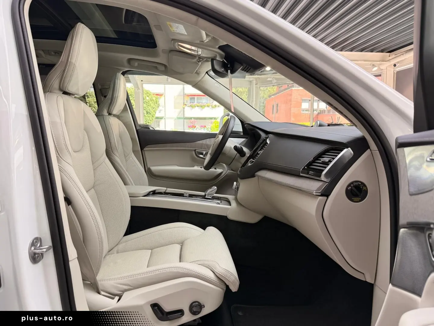 VOLVO XC90 Ultimate Bright  Pano HuD B&W Massage FourC
