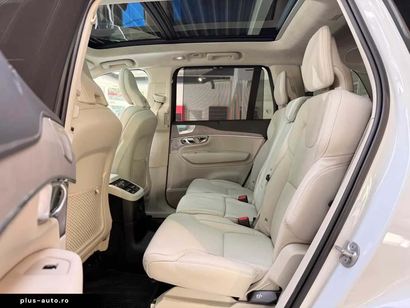 VOLVO XC90 Ultimate Bright  Pano HuD B&W Massage FourC