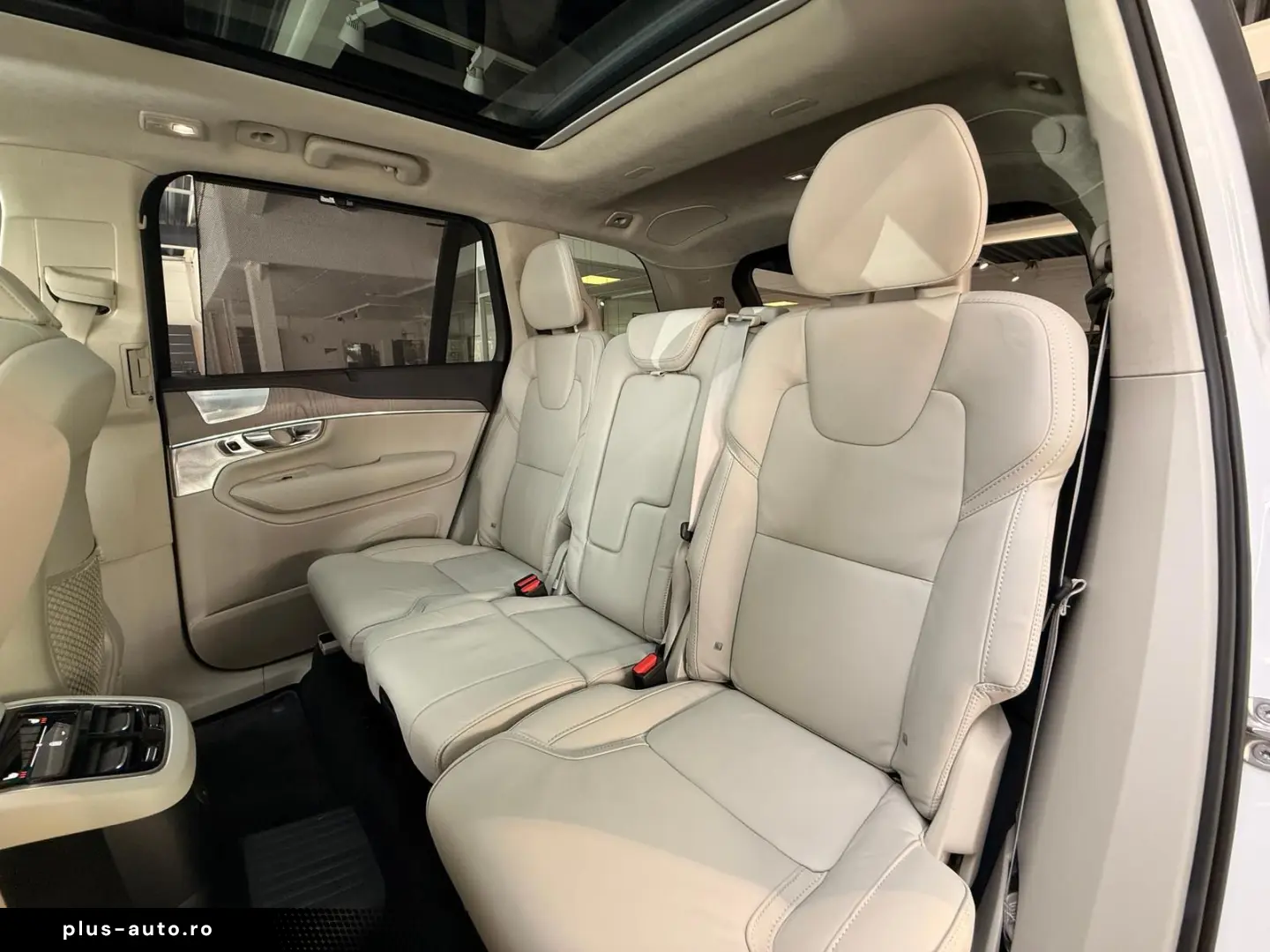 VOLVO XC90 Ultimate Bright  Pano HuD B&W Massage FourC
