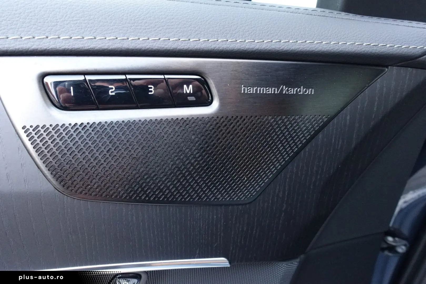 VOLVO XC90 Ultra Dark T8 AWD 7 locuri 360 22  HUD