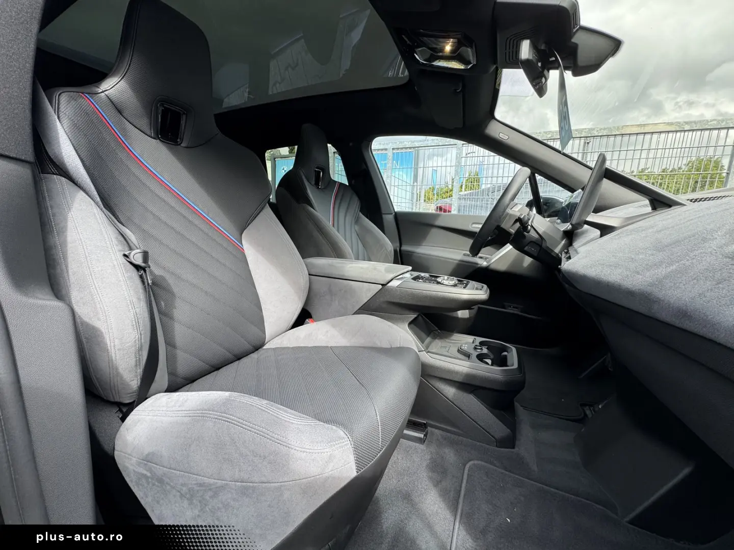 BMW iX xDrive60 M Sport 2-Achs Luft PanoSky AHK H&K
