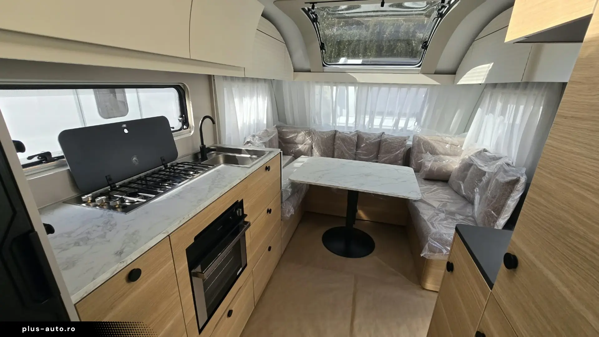 Rulotă Adria Adora 613 UT - 4 persoane