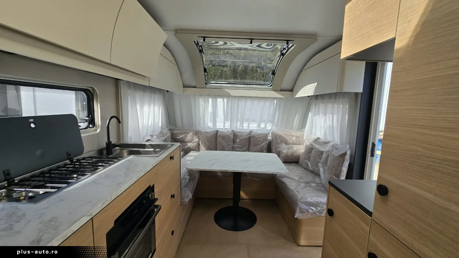Rulotă Adria Adora 613 UT - 4 persoane