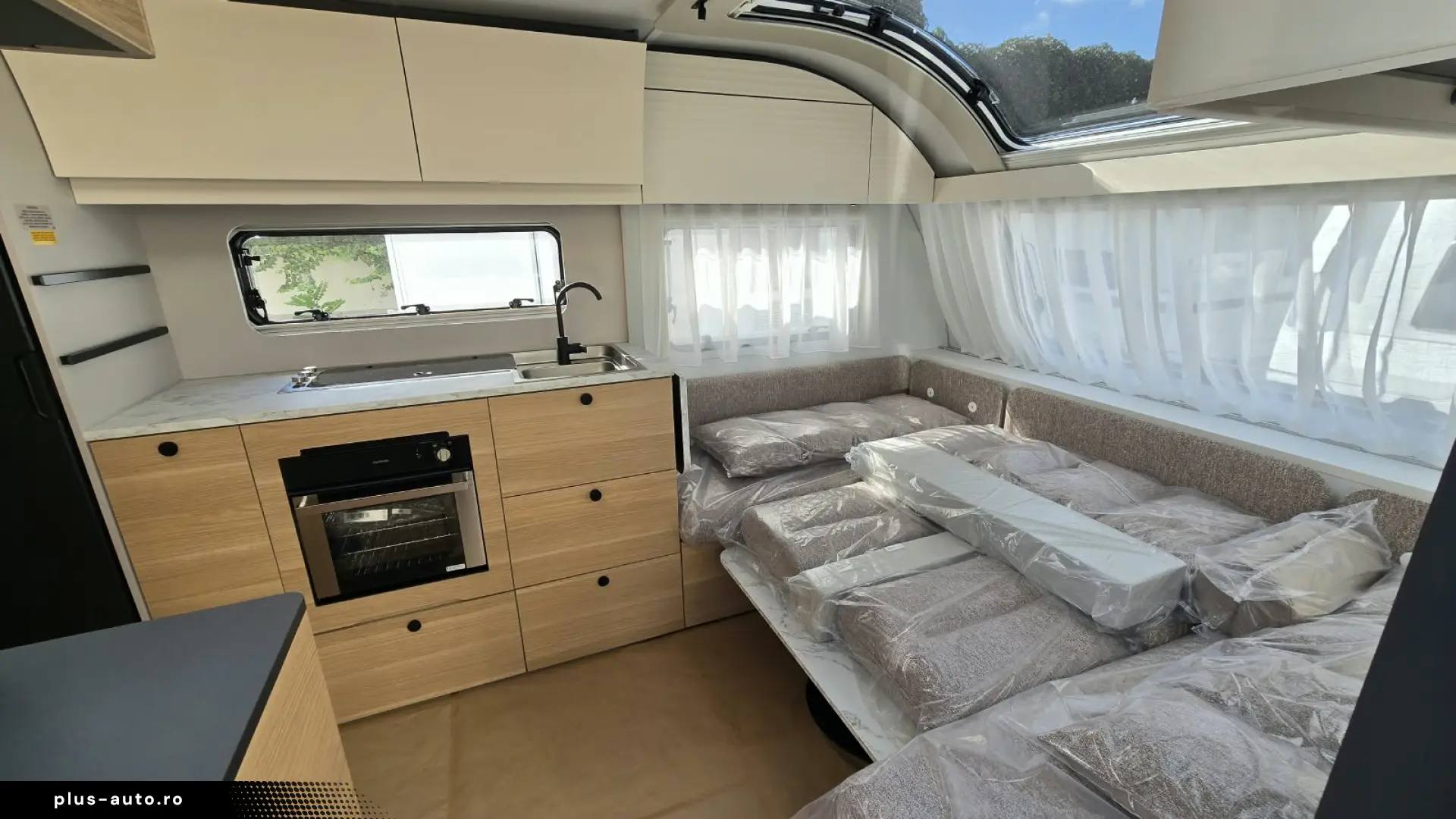 Rulotă Adria Adora 613 UT - 4 persoane
