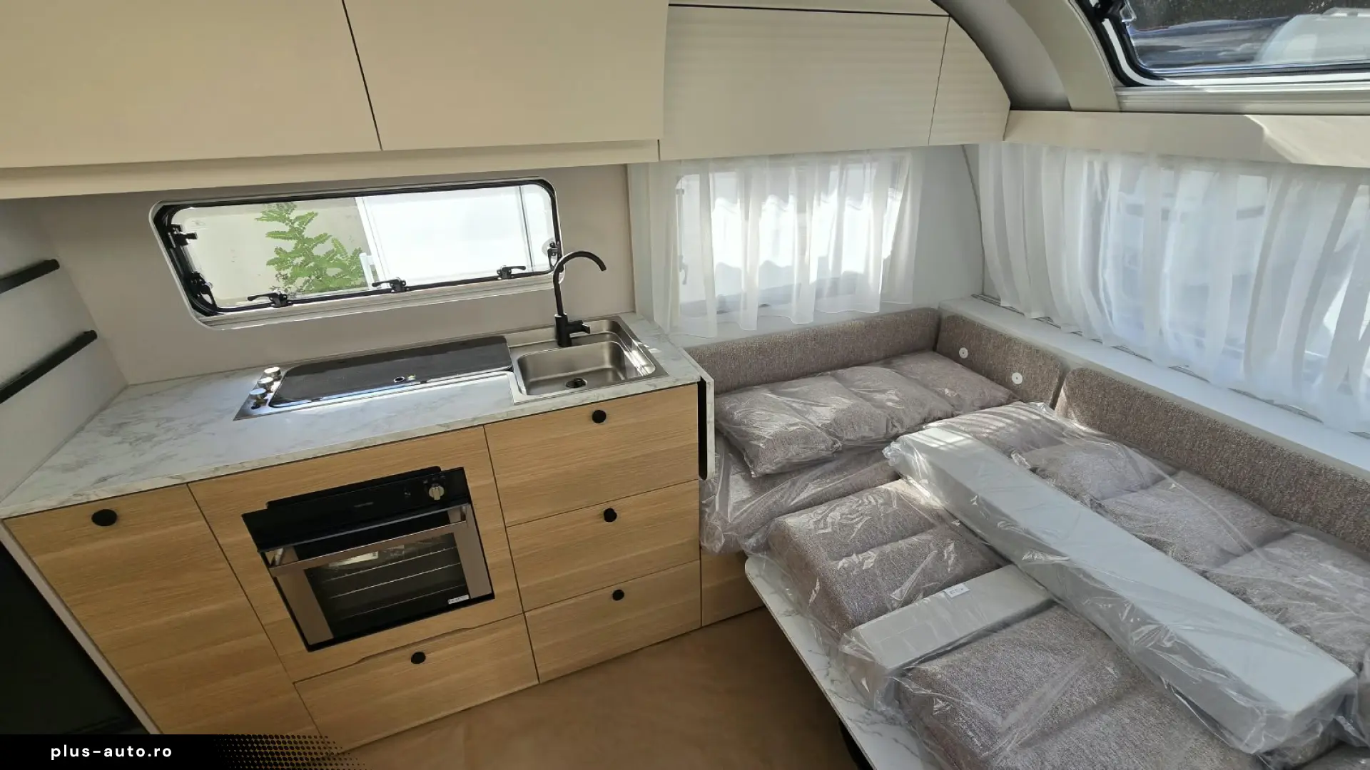 Rulotă Adria Adora 613 UT - 4 persoane