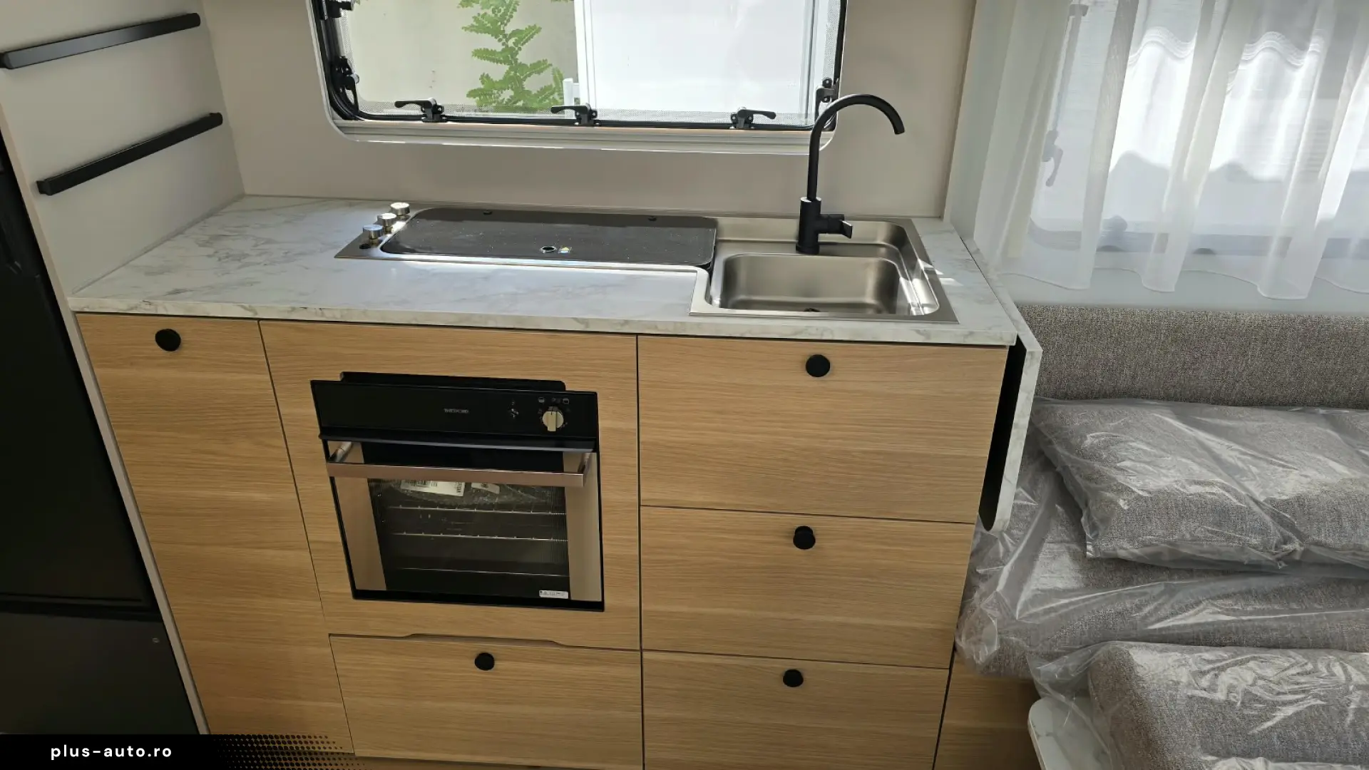 Rulotă Adria Adora 613 UT - 4 persoane