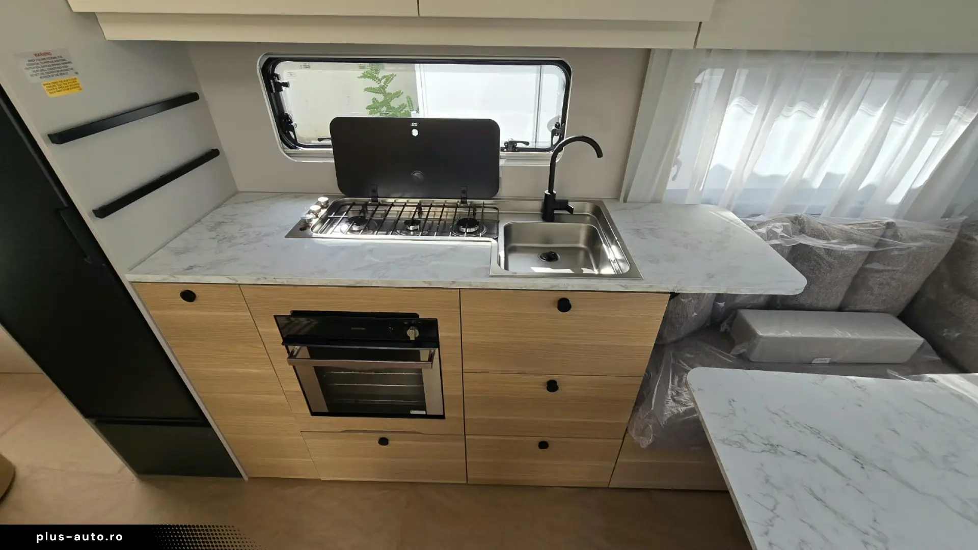 Rulotă Adria Adora 613 UT - 4 persoane