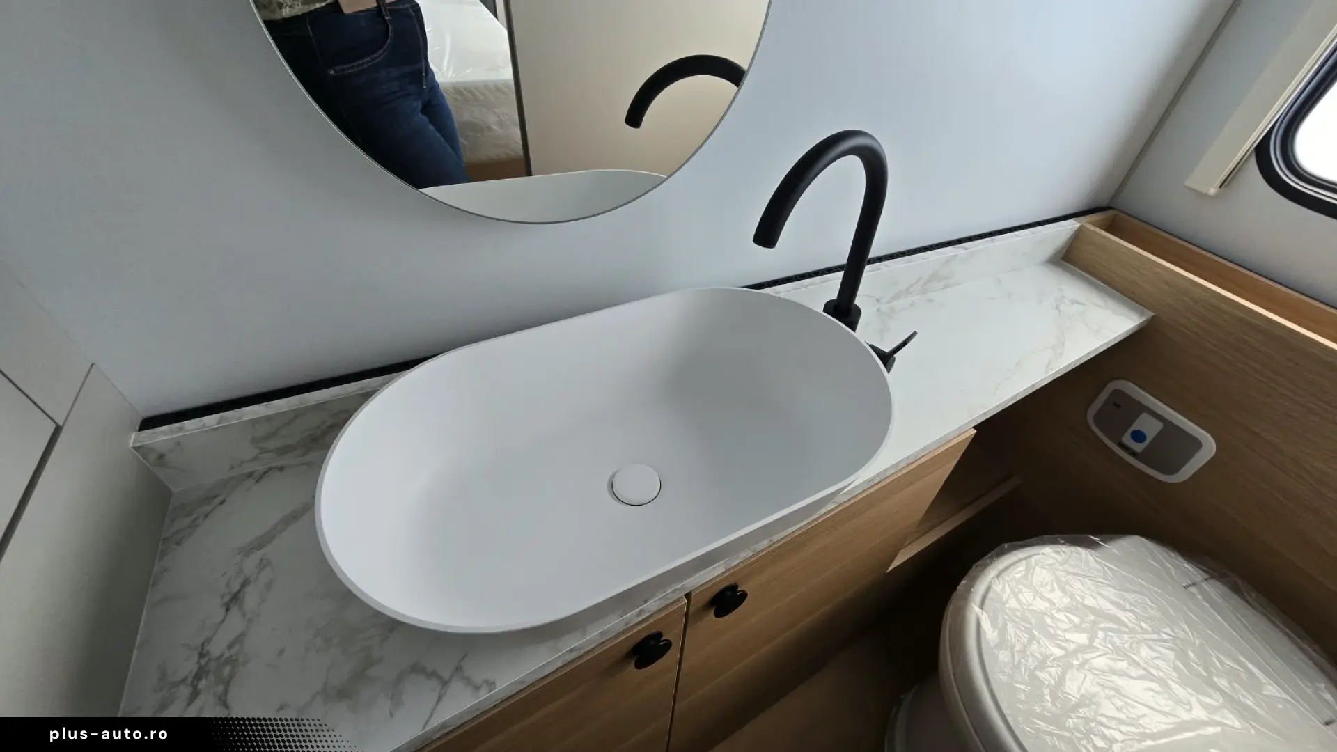 Rulotă Adria Adora 613 UT - 4 persoane