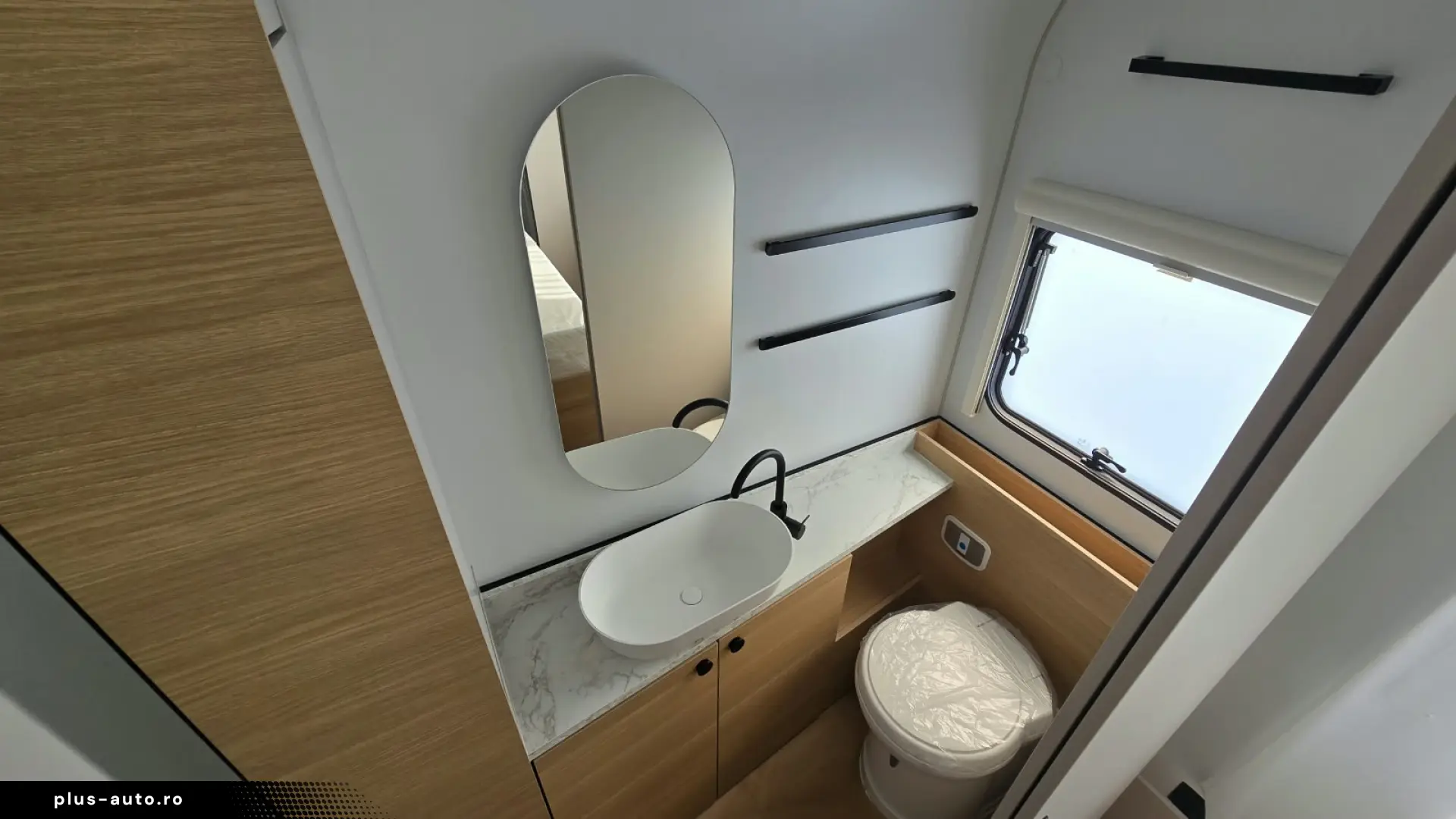 Rulotă Adria Adora 613 UT - 4 persoane