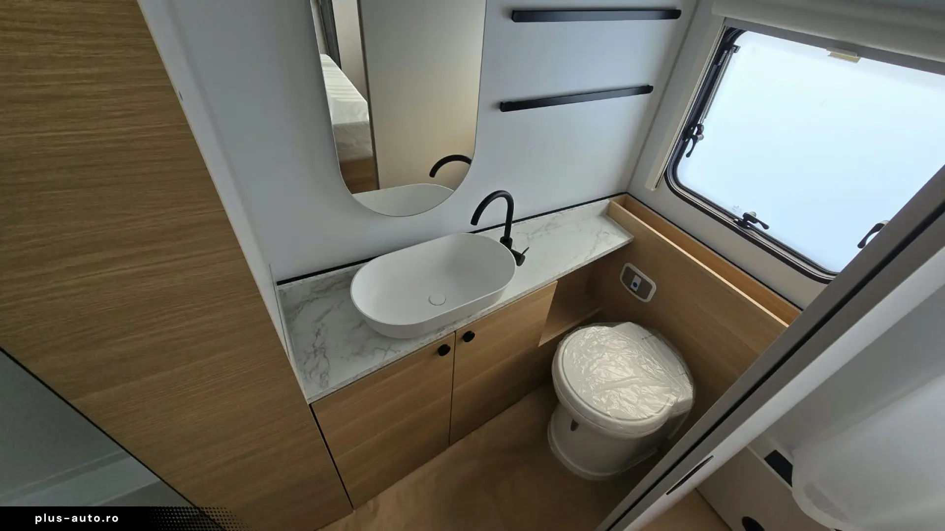 Rulotă Adria Adora 613 UT - 4 persoane