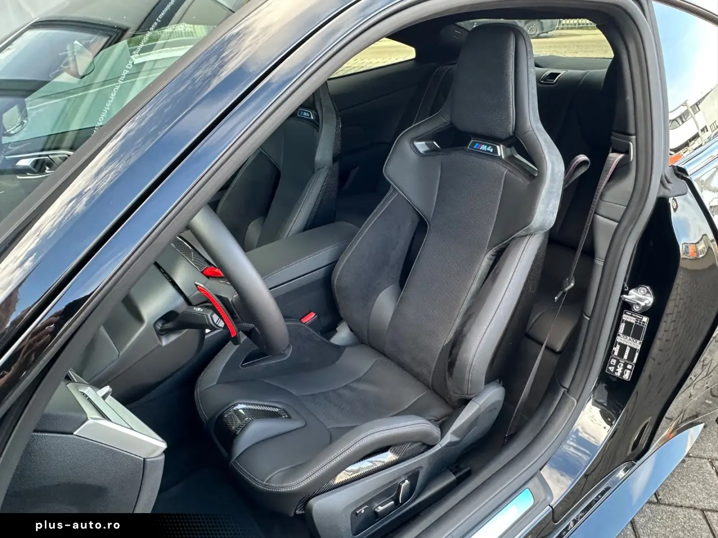 BMW M4 Competition M xDrive Carbon Schalensitze