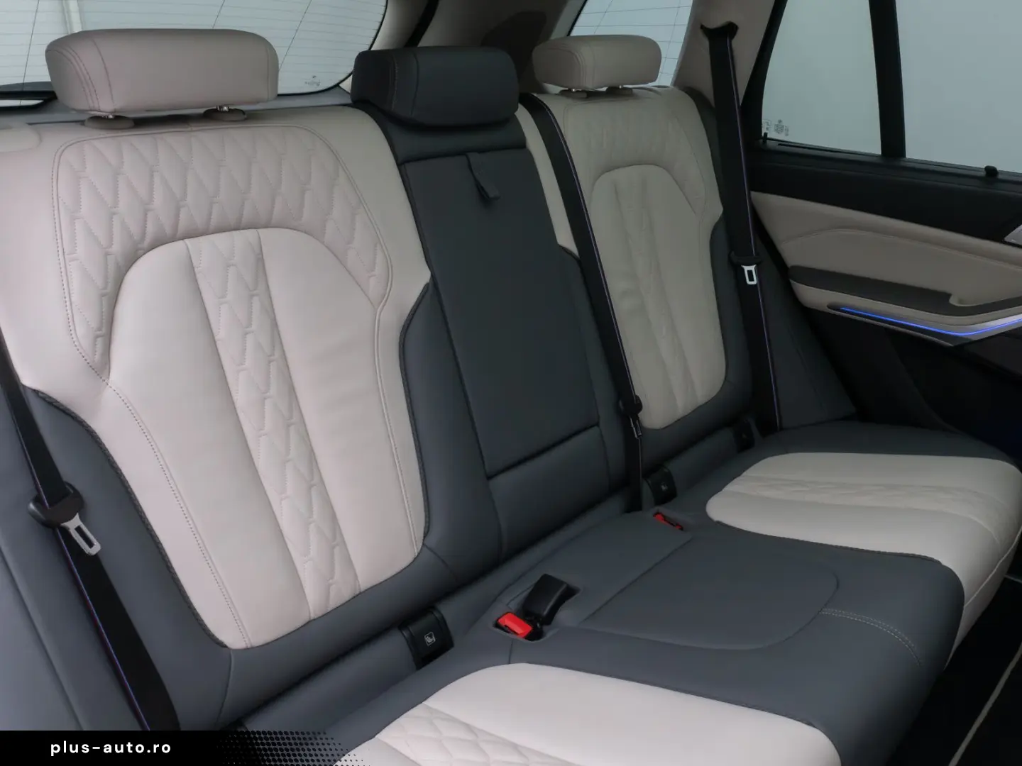 BMW X5 xD30d M Sport Pro SkyLoung 360 HUD H K SoftCL
