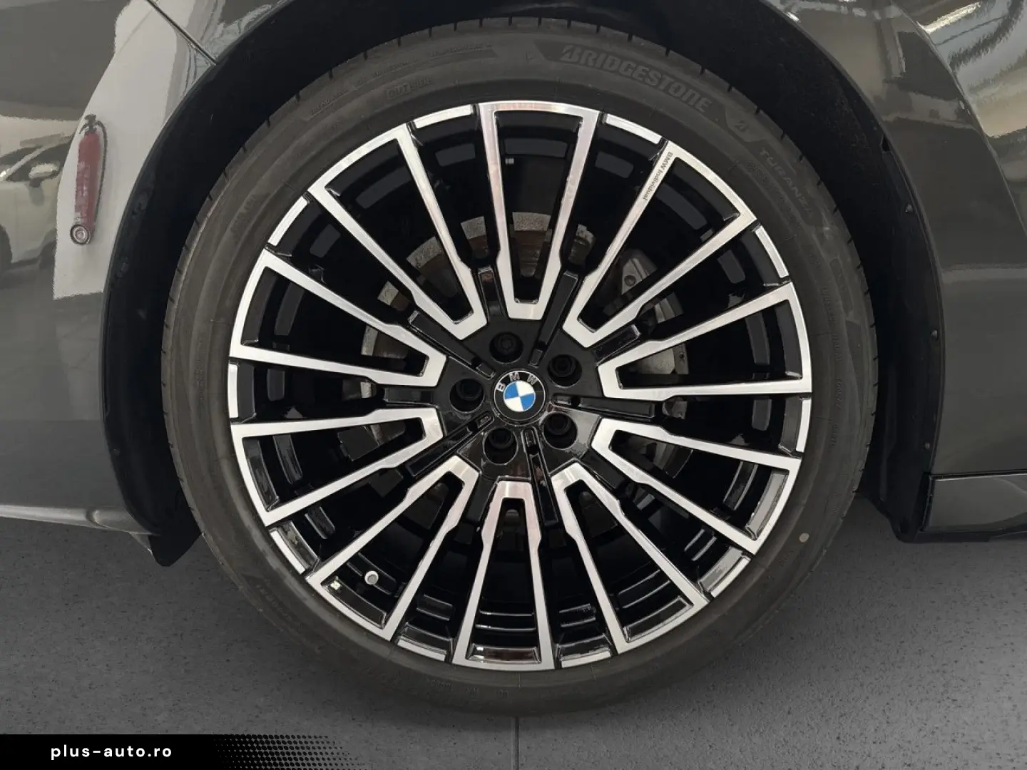 BMW 740d xD M Sport StHz DA PAPro AutoB SKY Iconic