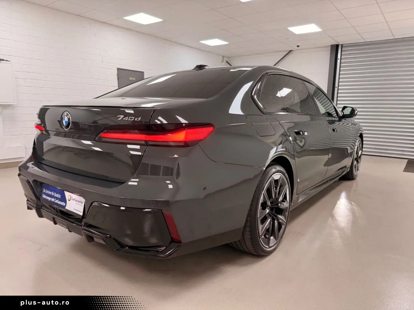 BMW 740 xDrive M Sport Pro SKYLOUNGE B&W ICONICGLOW