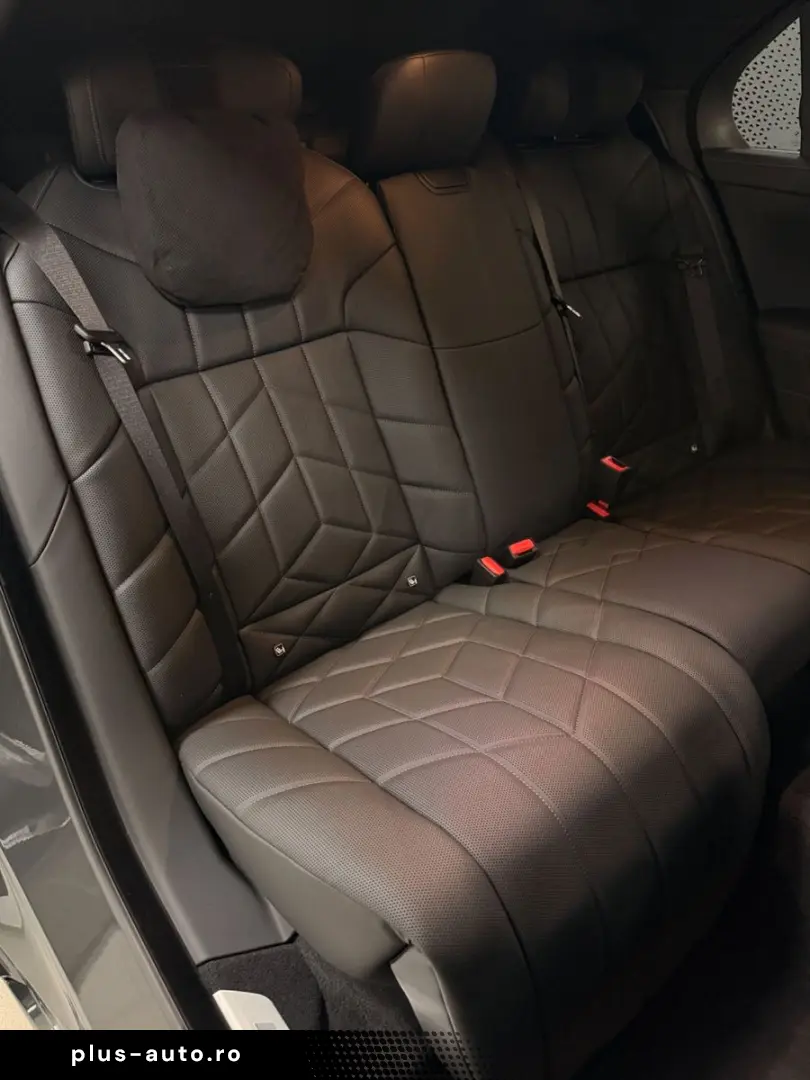 BMW 740 xDrive M Sport Pro SKYLOUNGE B&W ICONICGLOW
