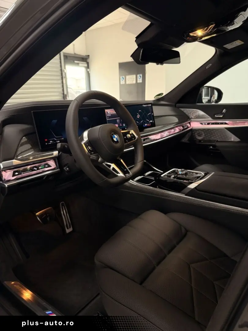 BMW 740 xDrive M Sport Pro SKYLOUNGE B&W ICONICGLOW